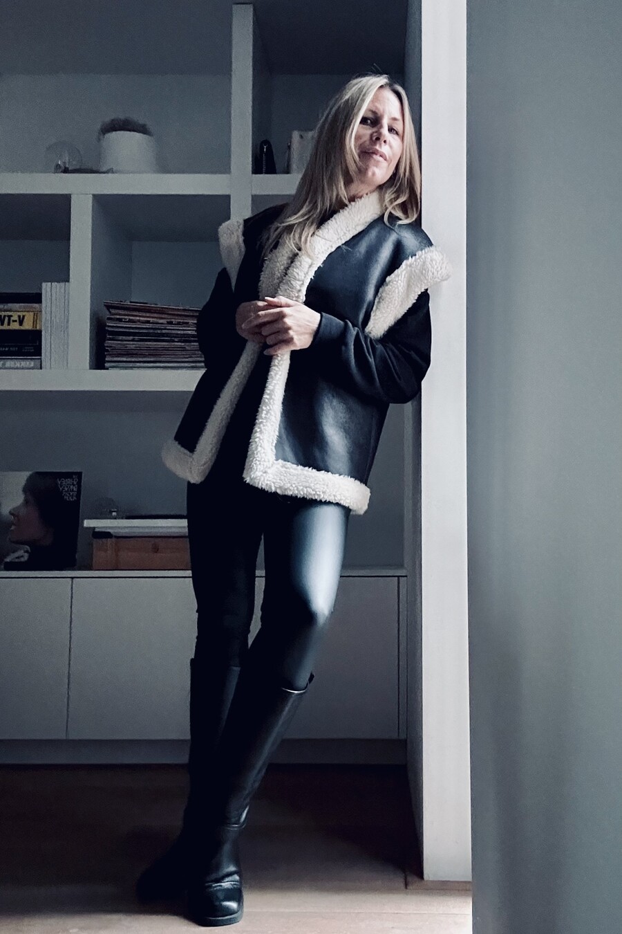 Van €69,95 naar €25! 🏷️  Gilet - PU leer zwart