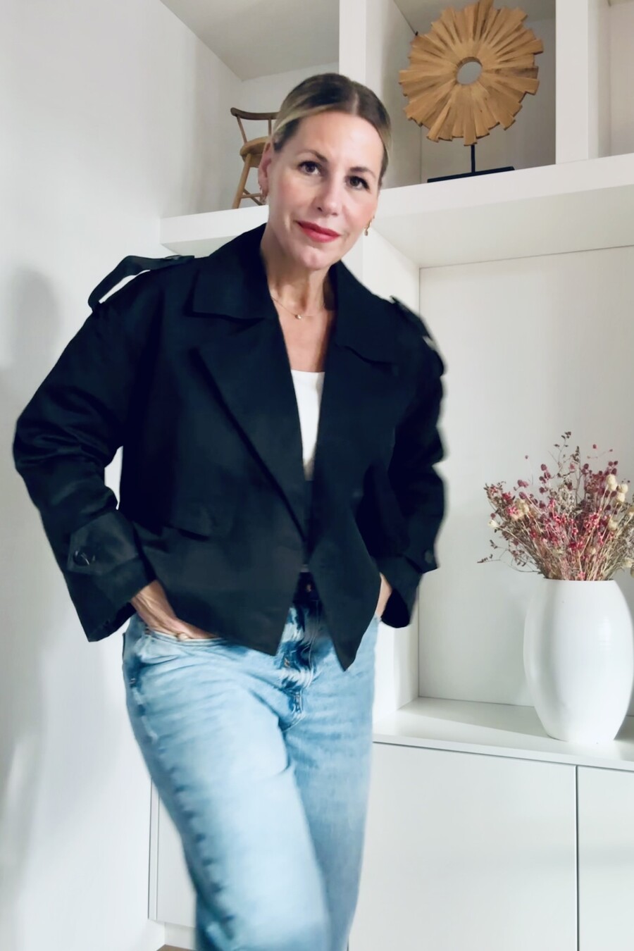 SOLD OUT ! Van €39 naar €25! 🏷️  Cropped trenchcoat zwart