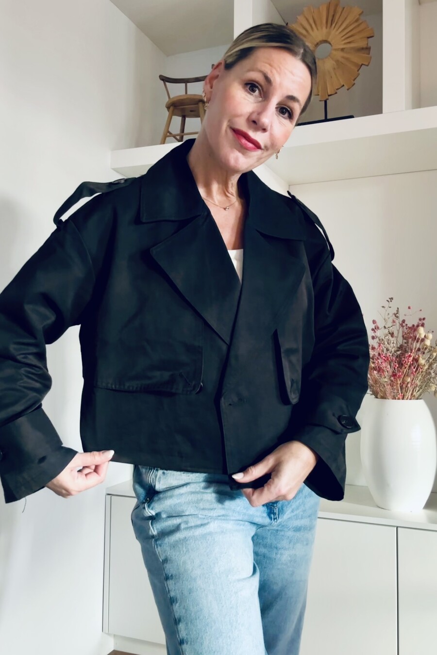 SOLD OUT ! Van €39 naar €25! 🏷️  Cropped trenchcoat zwart