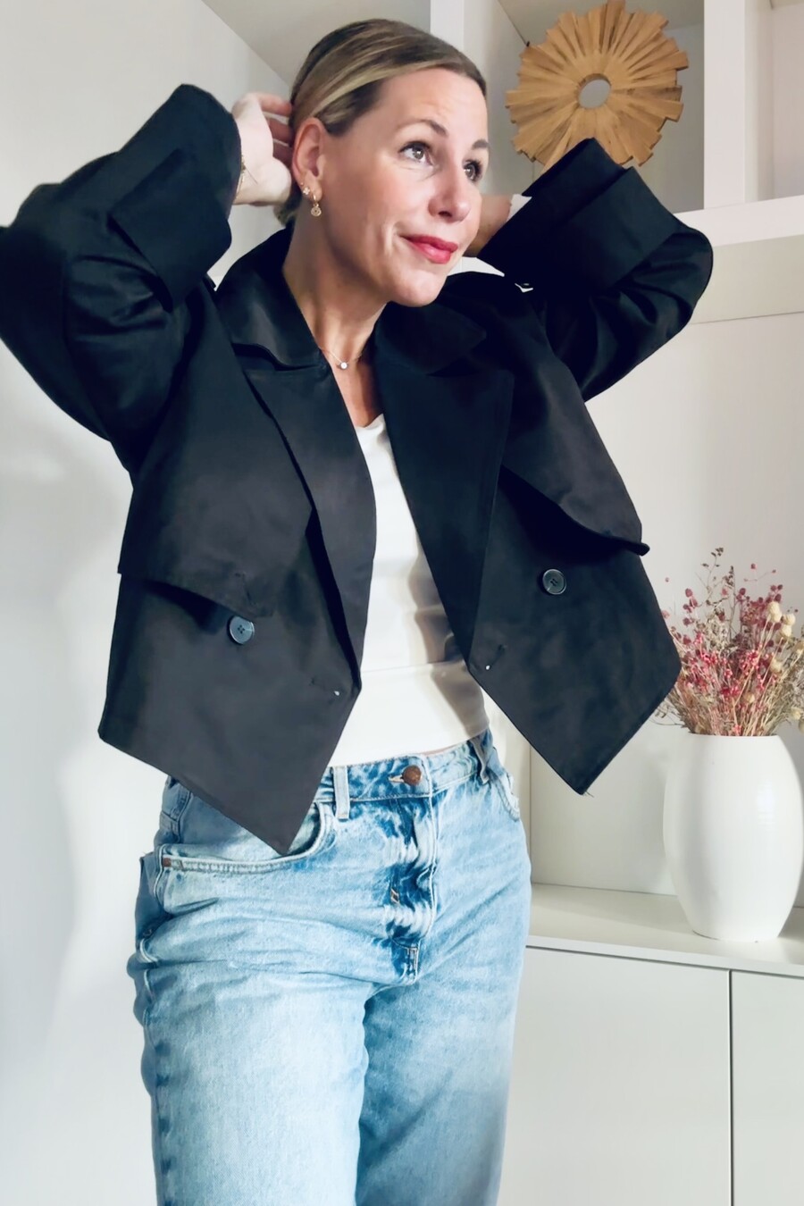 SOLD OUT ! Van €39 naar €25! 🏷️  Cropped trenchcoat zwart